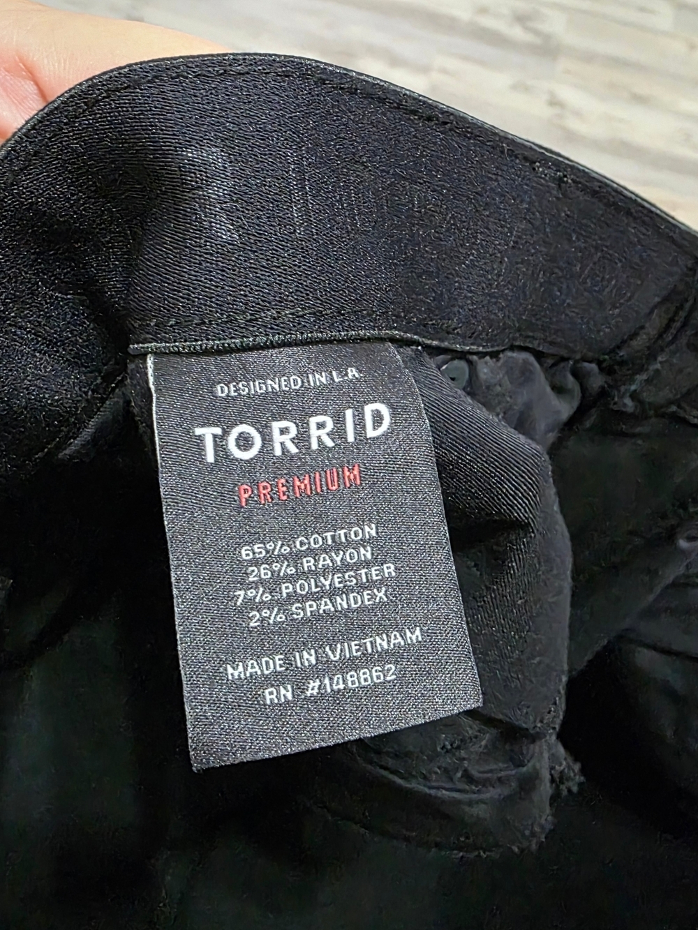 Torrid Sky High Skinny Black Distressed Skinny Jeans NWT - Picture 6 of 6